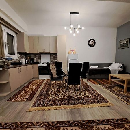 Villaggio Traditional Living Янина Экстерьер фото
